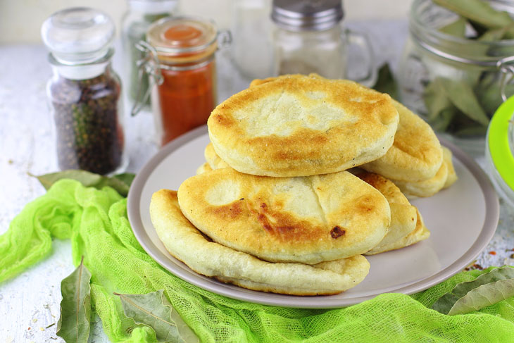 Fried pies with potatoes and liver - one frying pan will definitely not be enough