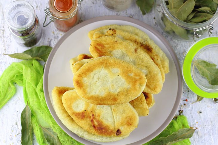 Fried pies with potatoes and liver - one frying pan will definitely not be enough
