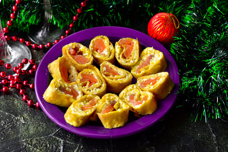 Roll with salmon - festive, satisfying and tasty