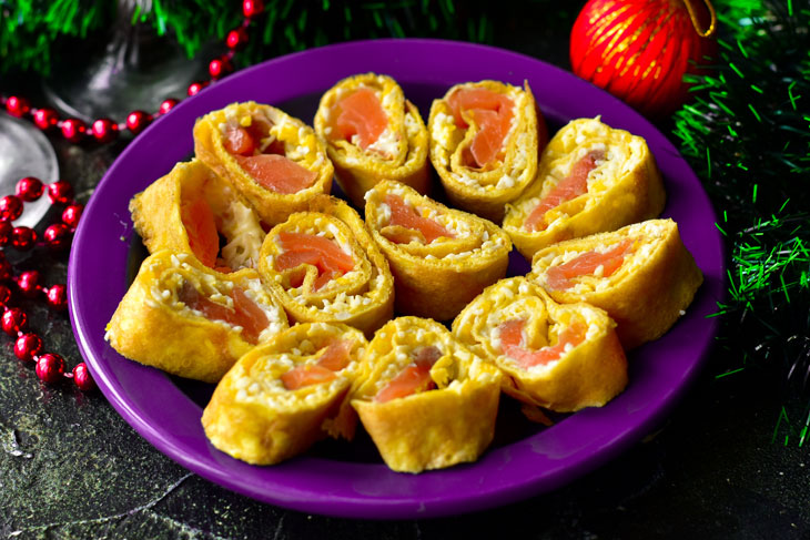 Roll with salmon - festive, satisfying and tasty