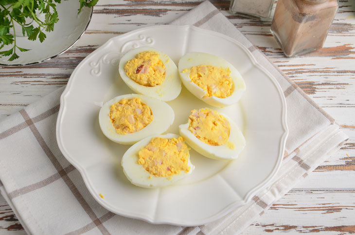 Eggs "Mouse" with smoked chicken - a great snack for the New Year 2020