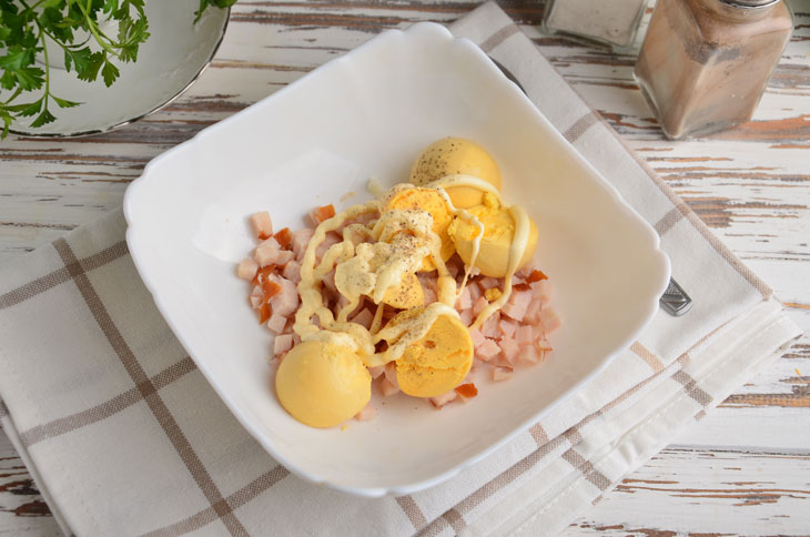 Eggs "Mouse" with smoked chicken - a great snack for the New Year 2020