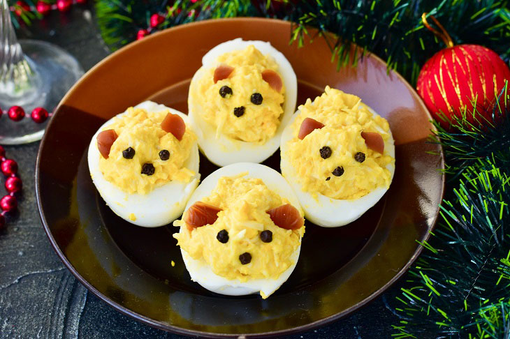 Stuffed eggs "Mice" - a special snack for the New Year 2020