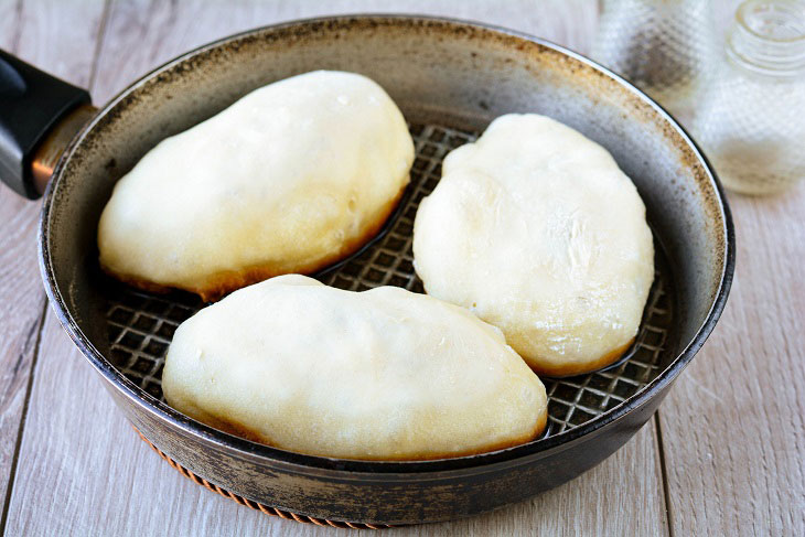 Pies with cabbage without eggs - fluffy, airy and crispy