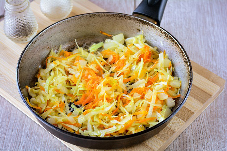 Pies with cabbage without eggs - fluffy, airy and crispy