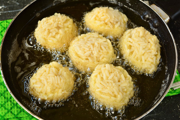 Original rice balls with cheese - an easy recipe for an excellent snack