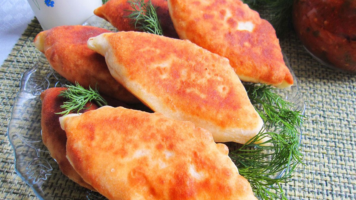 Fried pies with kefir potatoes – a delicious and simple recipe
