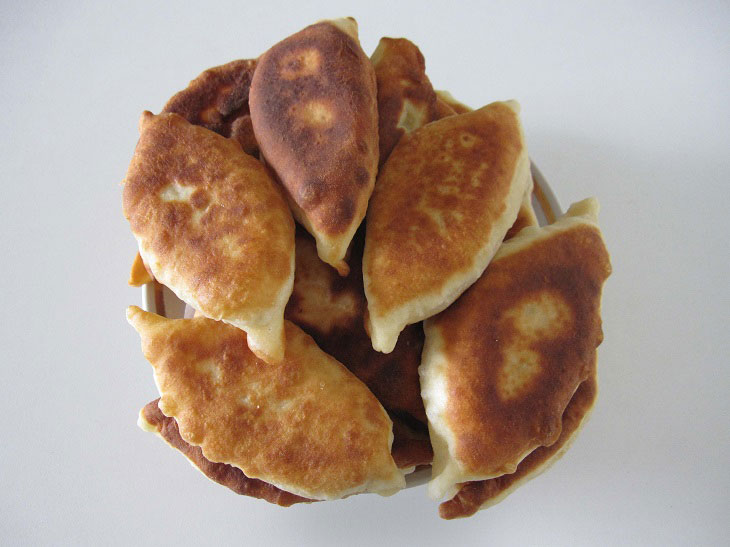 Fried pies with kefir potatoes - a delicious and simple recipe