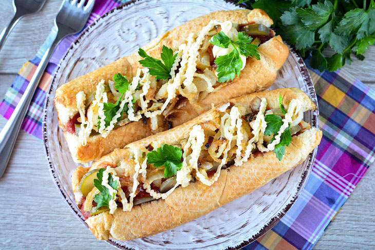 Danish hot dog like in Stardogs - fast, tasty and appetizing