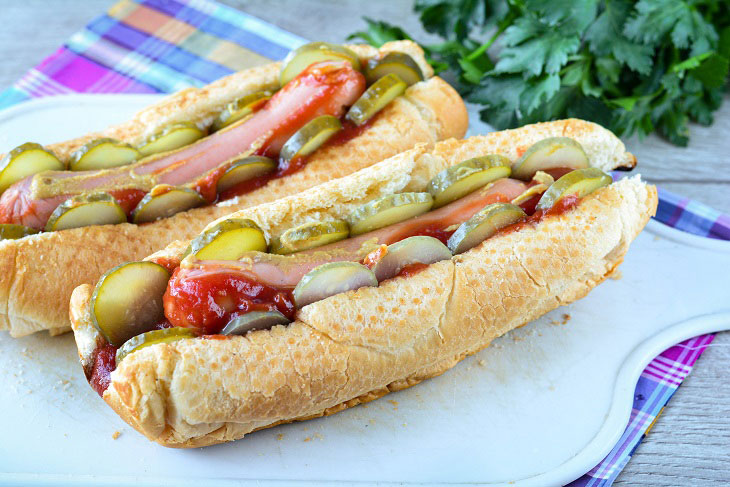 Danish hot dog like in Stardogs - fast, tasty and appetizing