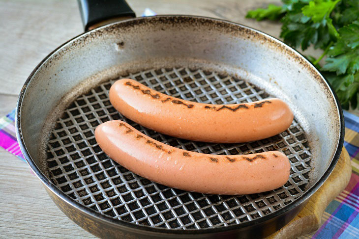 Danish hot dog like in Stardogs - fast, tasty and appetizing