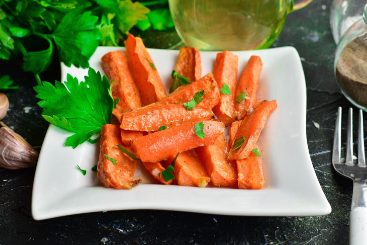 Baked carrots in the oven - a simple, tasty and dietary dish