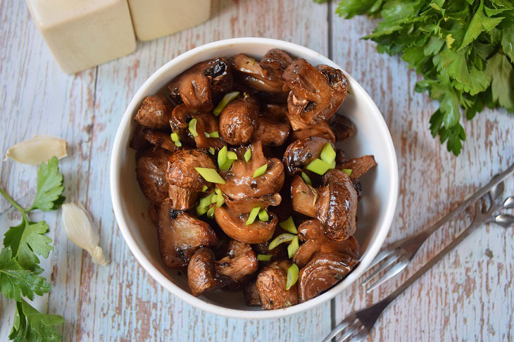 Oven baked champignons - a delicious quick snack