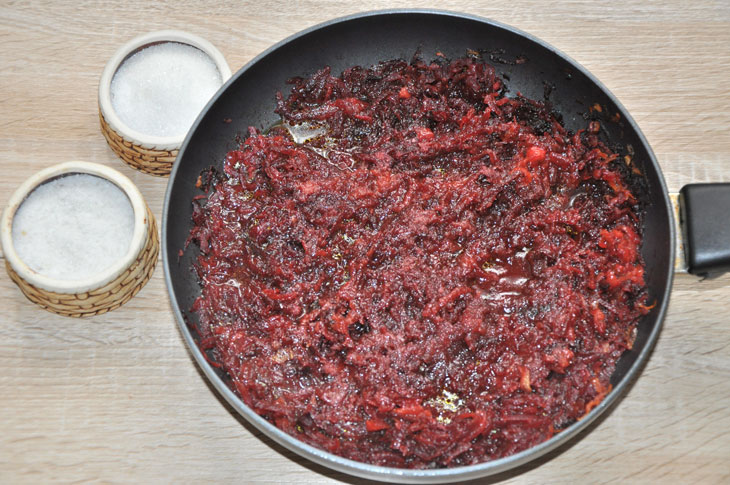 Beet caviar - an inexpensive, simple and tasty vegetable snack