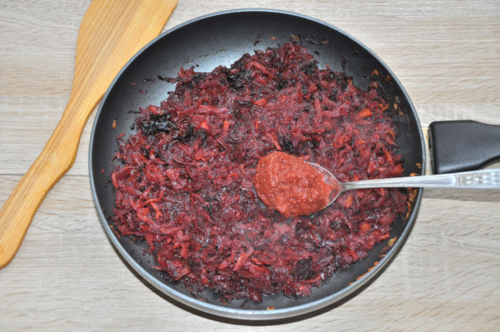 Beet caviar - an inexpensive, simple and tasty vegetable snack