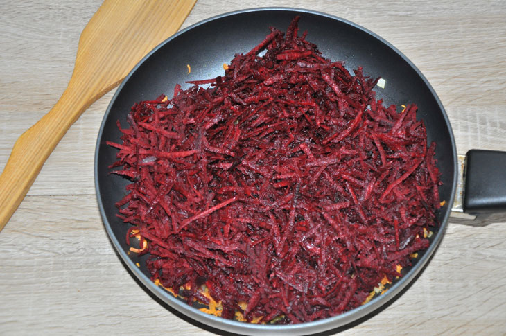 Beet caviar - an inexpensive, simple and tasty vegetable snack