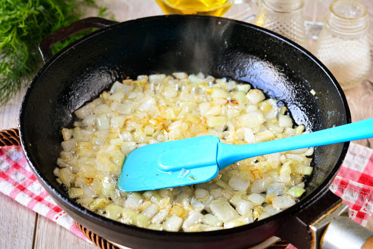 Lean chebureks with potatoes - hearty and tasty