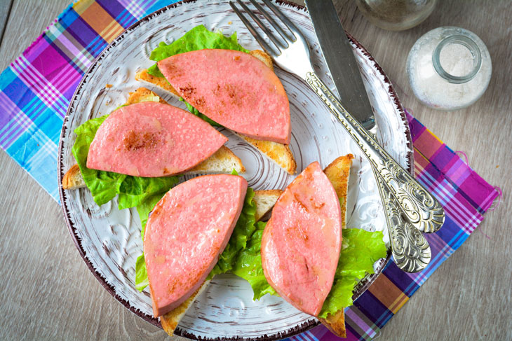 Sandwiches "Nostalgia" with sausage - will always help out the hostess if the guests are on the doorstep