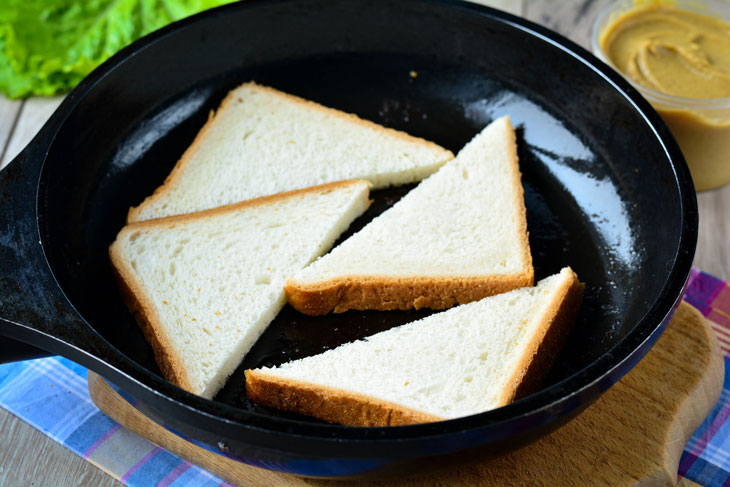 Sandwiches "Nostalgia" with sausage - will always help out the hostess if the guests are on the doorstep