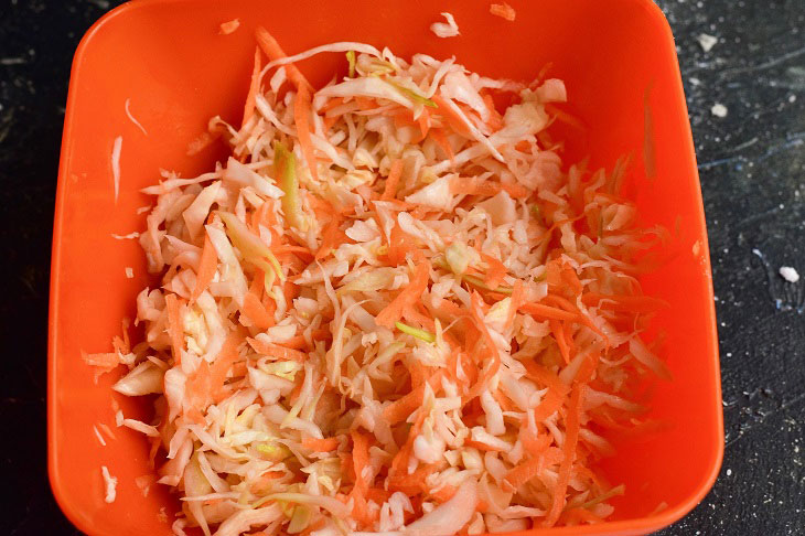 Sauerkraut in a day - it's easy to prepare, but it turns out just amazing