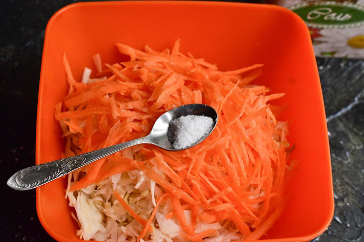 Sauerkraut in a day - it's easy to prepare, but it turns out just amazing