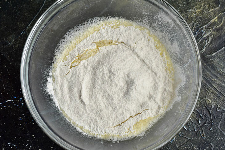 Yeast donuts in a pan - tender, soft and very satisfying