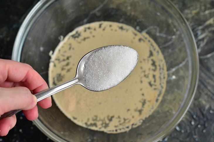 Yeast donuts in a pan - tender, soft and very satisfying