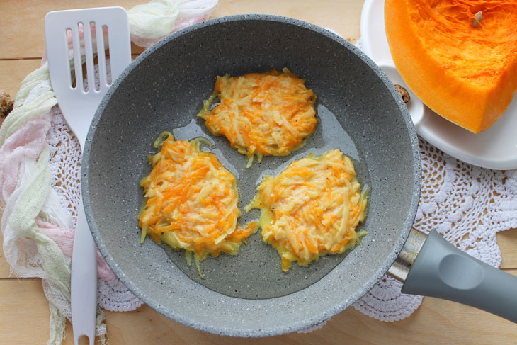 Elegant and tasty draniki with pumpkin - a winter version of your favorite snack