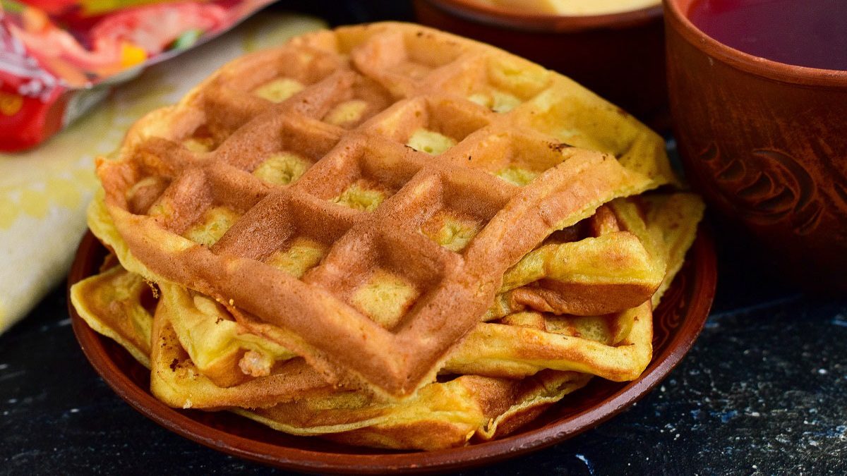 Belgian waffles with cheese – very hearty and tasty