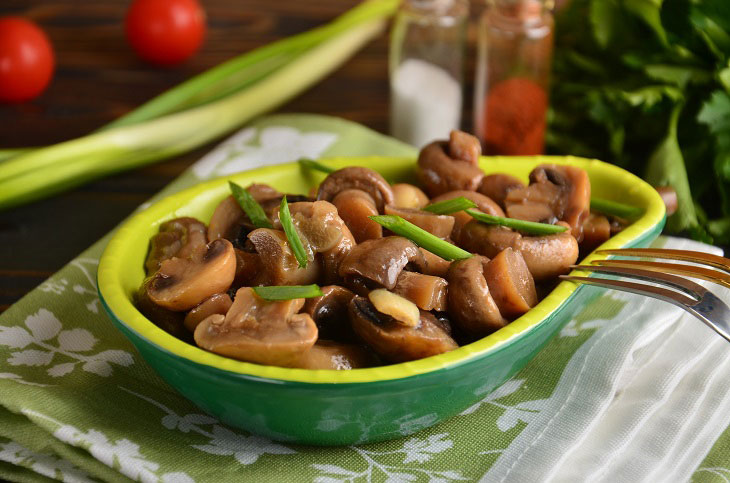Daily marinated champignons - a simple and very tasty recipe