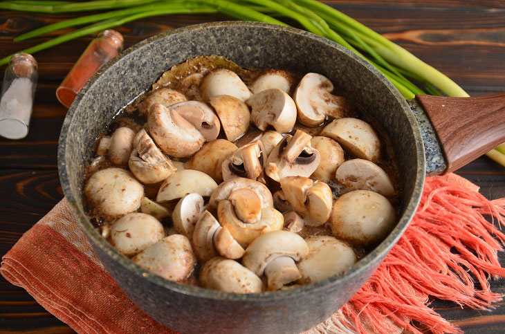 Daily marinated champignons - a simple and very tasty recipe