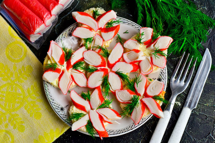 Sandwiches "Flowers" from crab sticks - a simple and beautiful snack without much effort