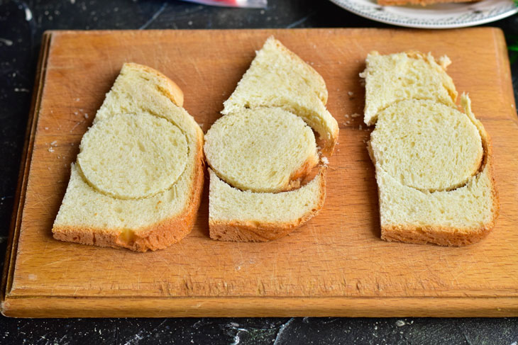 Sandwiches "Flowers" from crab sticks - a simple and beautiful snack without much effort