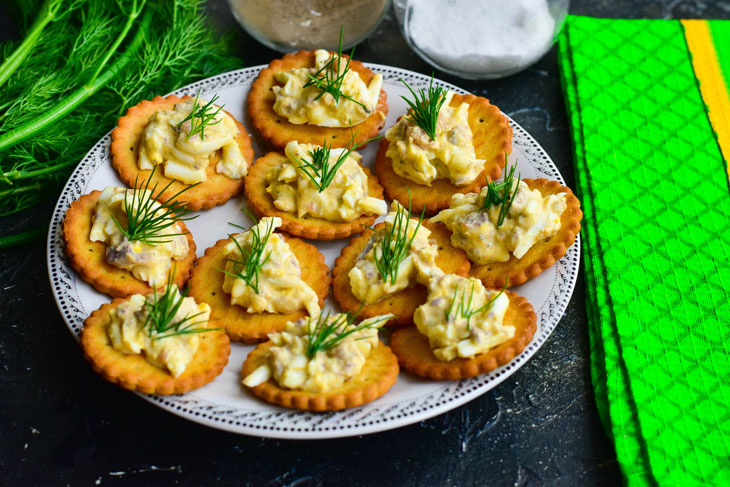 Sardine Crackers - An Amazing Holiday Snack