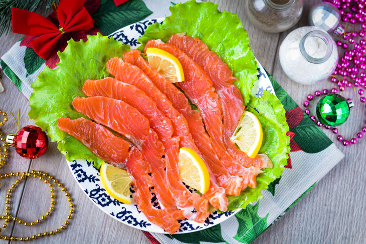 Salted red fish at home - an excellent snack for a festive feast