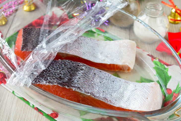 Salted red fish at home - an excellent snack for a festive feast