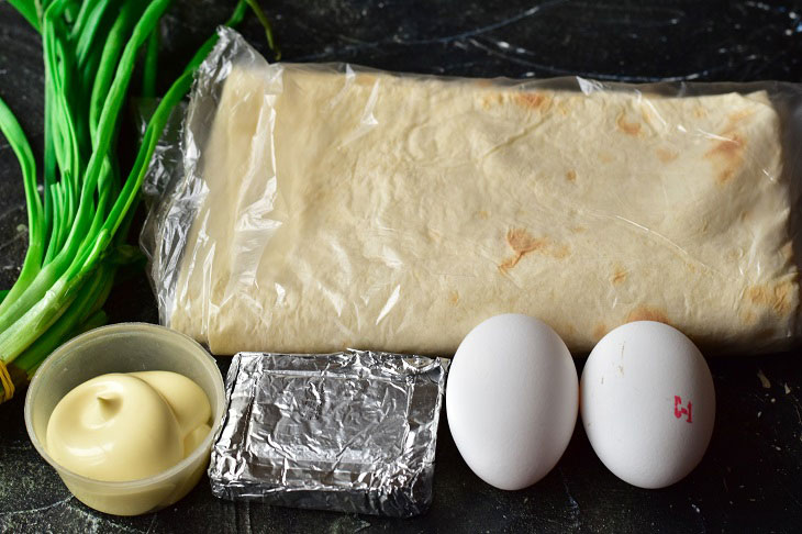 Lavash appetizer with melted cheese is in great demand among guests