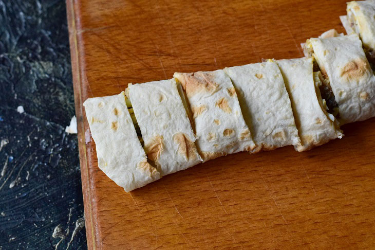 Lavash rolls with sprats - no one will refuse such an appetizer