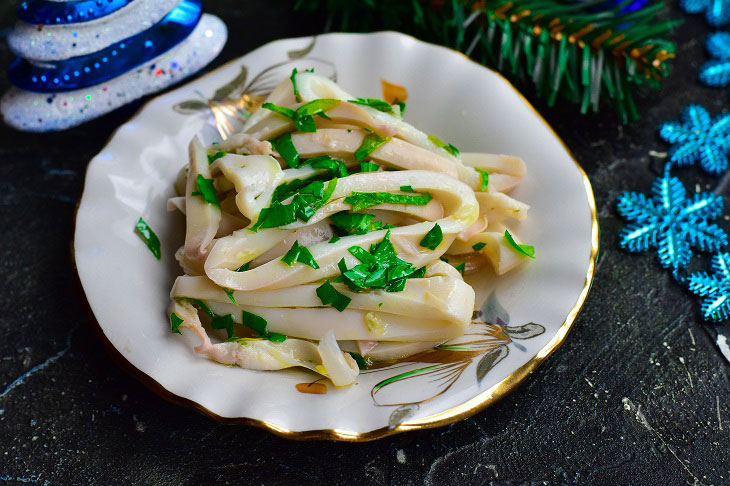 Squid in garlic sauce - tasty and fast from available ingredients