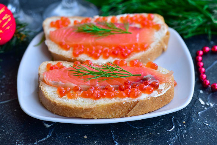 Royal sandwich with caviar - a bright and beautiful snack on the New Year's table