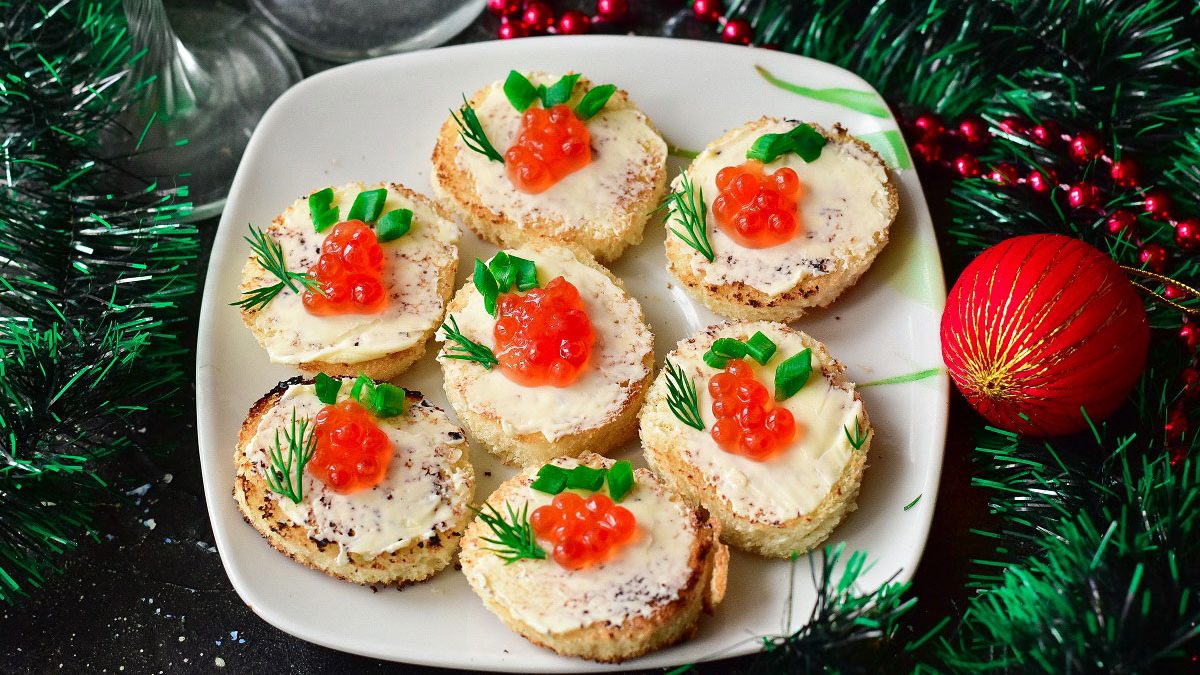 Canape with red caviar – a gourmet appetizer for the New Year