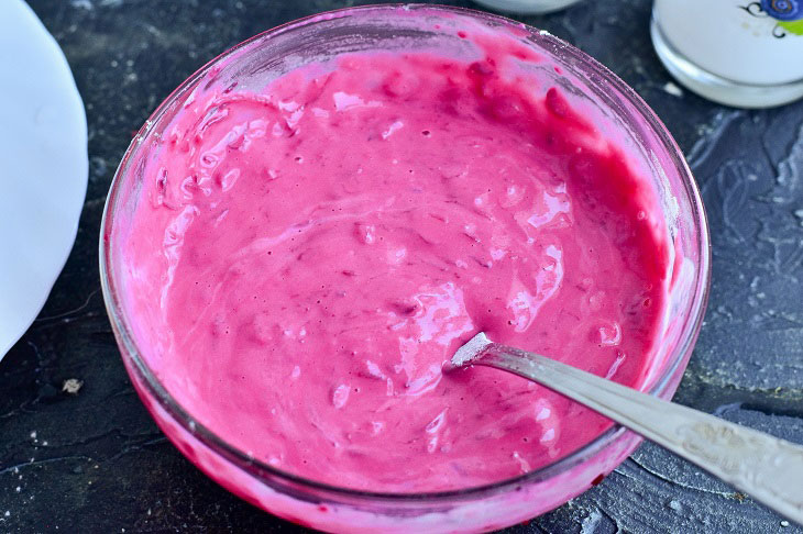 Rolls of beetroot pancakes - a wonderful snack on the festive table