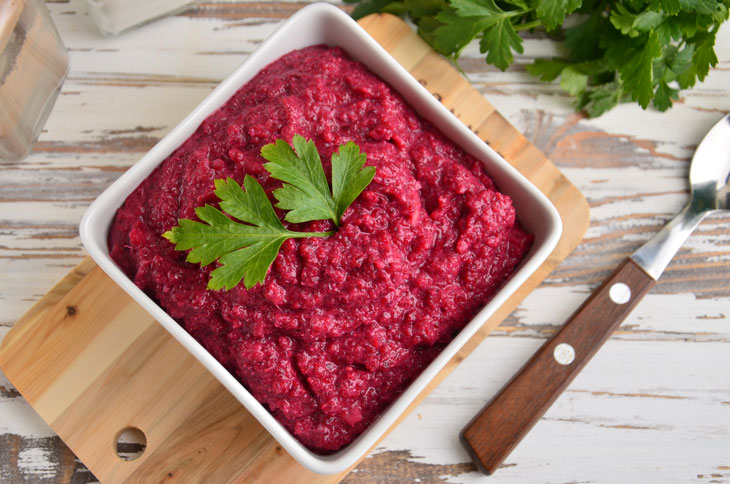 Forshmak with herring and beetroot - a chic appetizer made from simple products