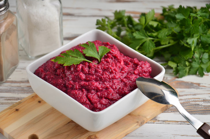 Forshmak with herring and beetroot - a chic appetizer made from simple products