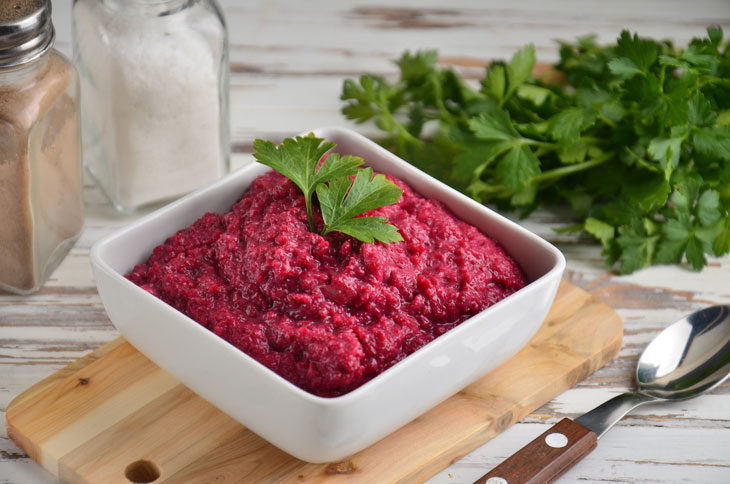 Forshmak with herring and beetroot - a chic appetizer made from simple products