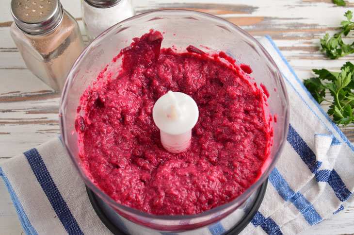 Forshmak with herring and beetroot - a chic appetizer made from simple products