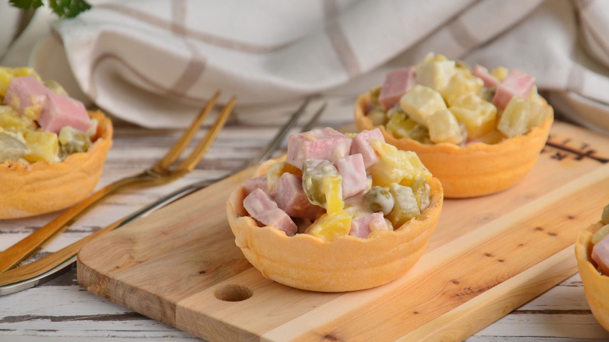 Olivier in tartlets – an original appetizer from the famous salad