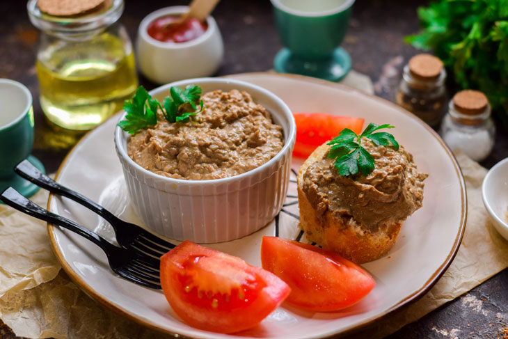 Chicken liver pate with cream and cognac - an amazing recipe