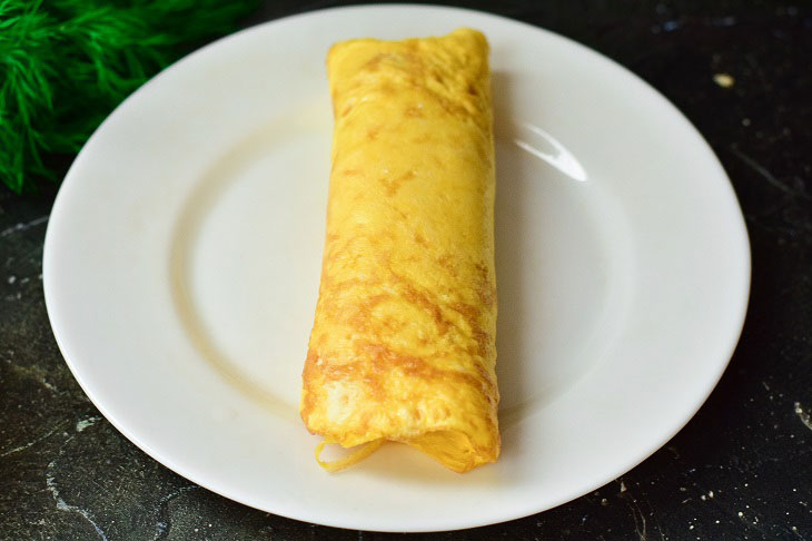 Egg rolls with crab sticks - a beautiful and original appetizer