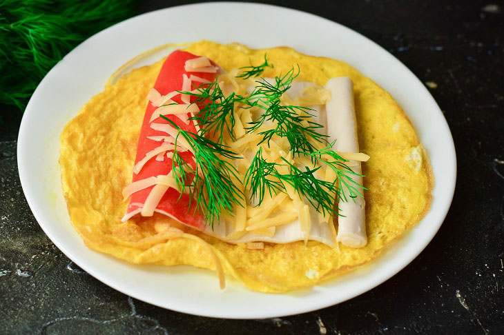 Egg rolls with crab sticks - a beautiful and original appetizer